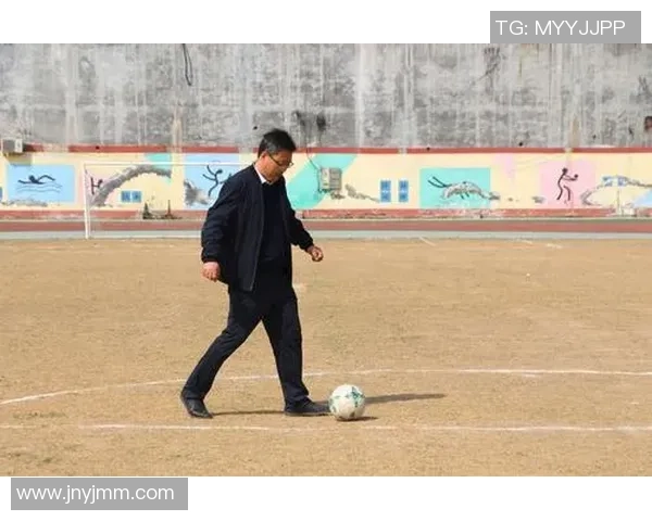 足球巨星高清真人图片展现赛场激情瞬间与非凡魅力风采